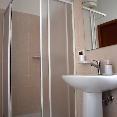 Lydoy Apartment *