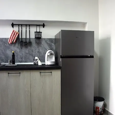 Lydoy Apartment *